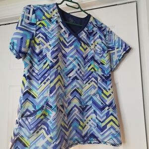 Scrubs top bold